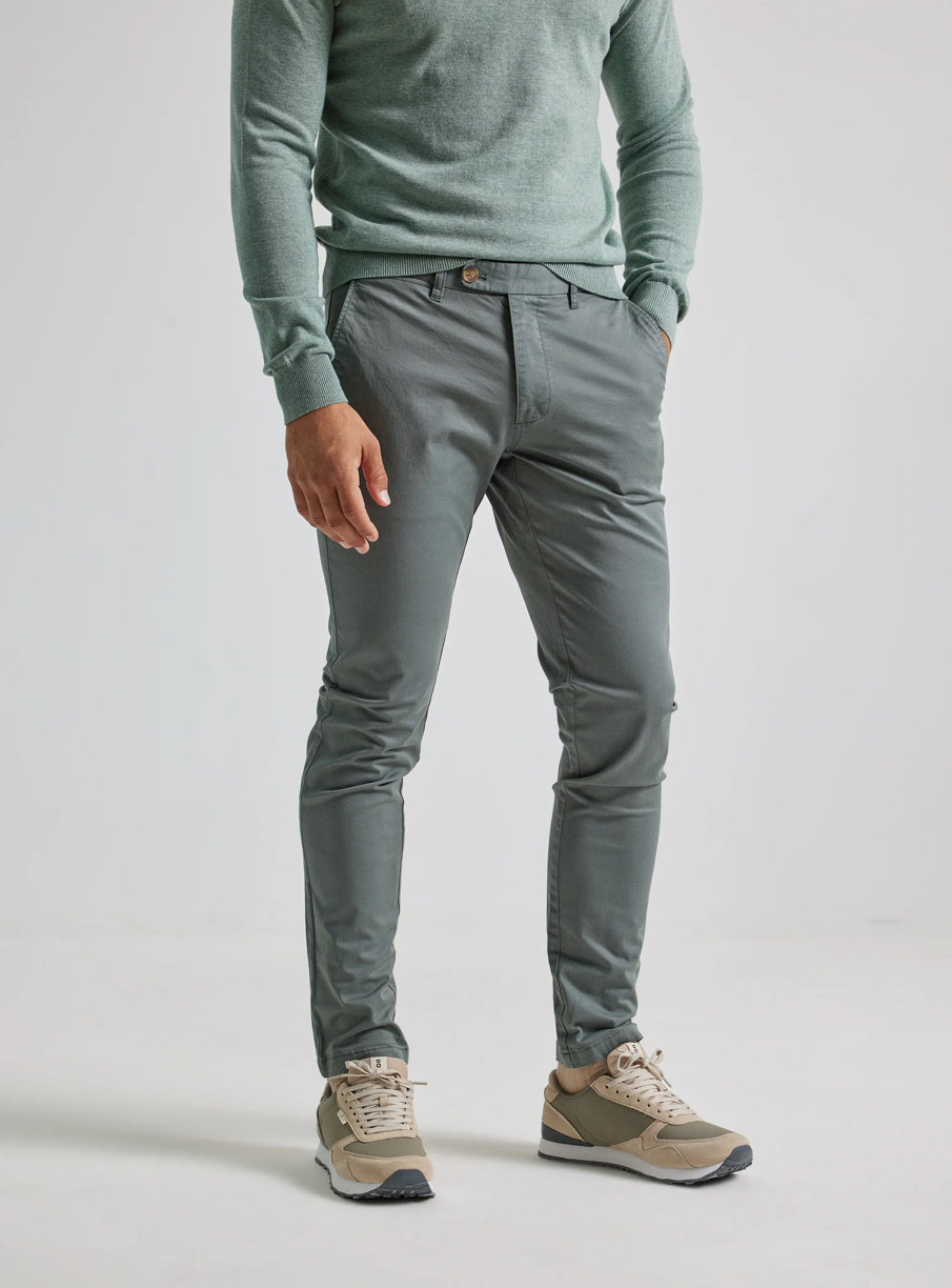 PANTALON CHINO TWILL AGUAMARINA OSCURO PUROEGO