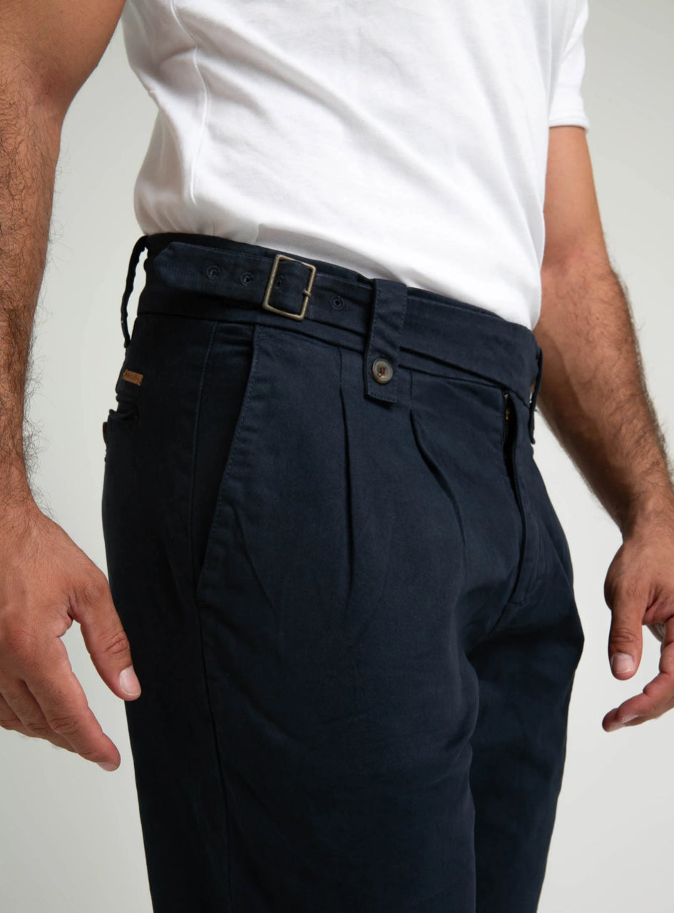 PANTALÓN PINZAS CON CORREAS MARINO WILLIOT