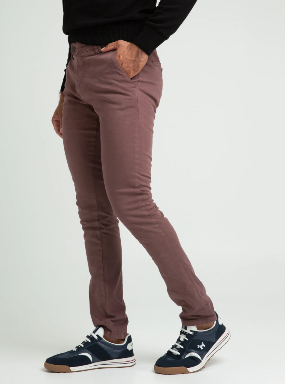 PANTALÓN CHINO BURDEOS WILLIOT